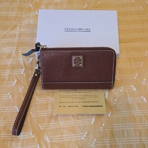 Dooney & Bourke Saffiano Folded Zip Wristlet